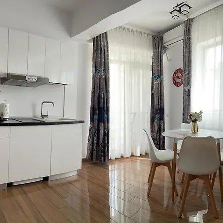 Amy Twin Residence Apartment * Мамая