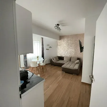 Amy Twin Residence Apartment Мамая